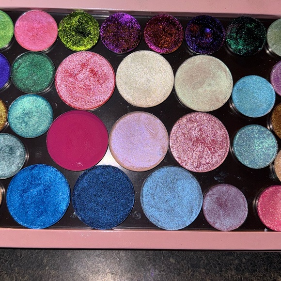 Clionadh cosmetics & Give me glow cosmetics Duo-chrome bundle - Picture 10 of 10